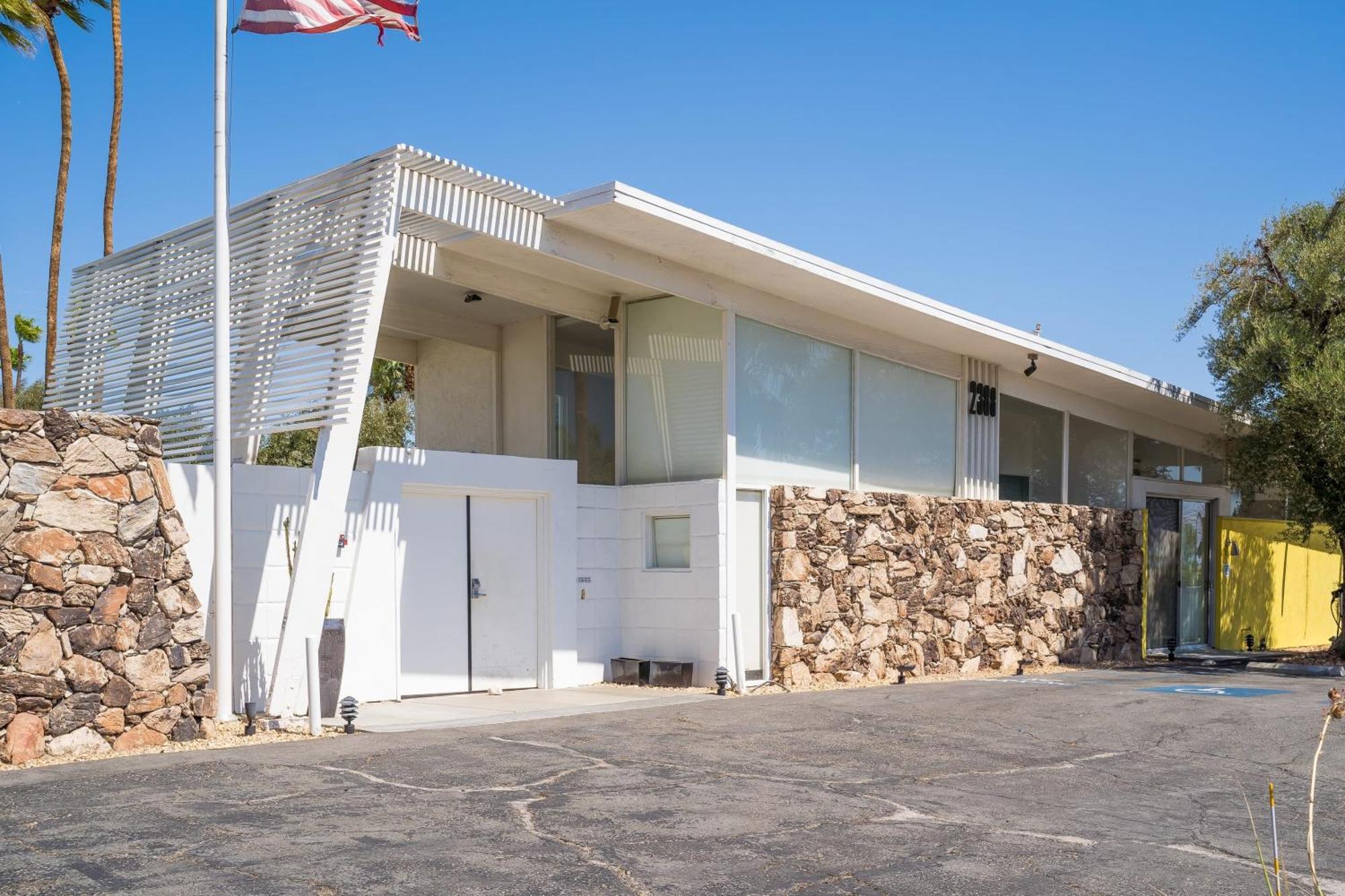 Monkey Tree Hotel By Avantstay Stylish Hotel In Palm Springs W Pool Esterno foto