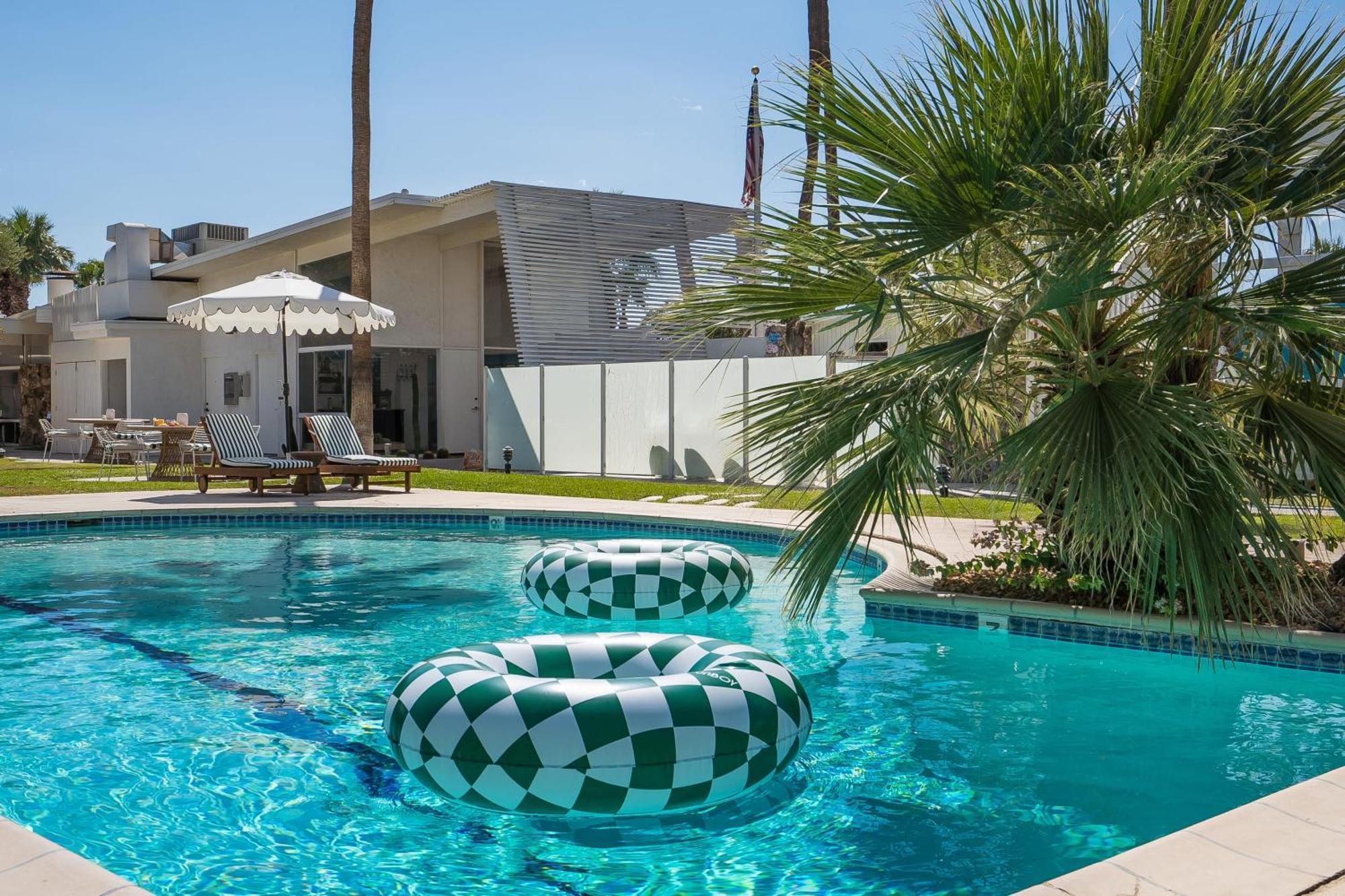 Monkey Tree Hotel By Avantstay Stylish Hotel In Palm Springs W Pool Esterno foto